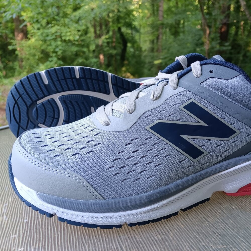 Men's New Balance 847 v4 Silver Gray Running Walking Shoes Size 9 Extra Wide